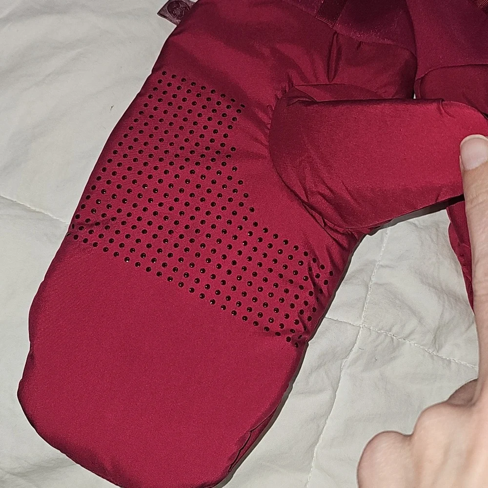 Lululemon Quilted Fleece Lined Mittens!! Nwts BRML! Very Warm, Berry Rumble
